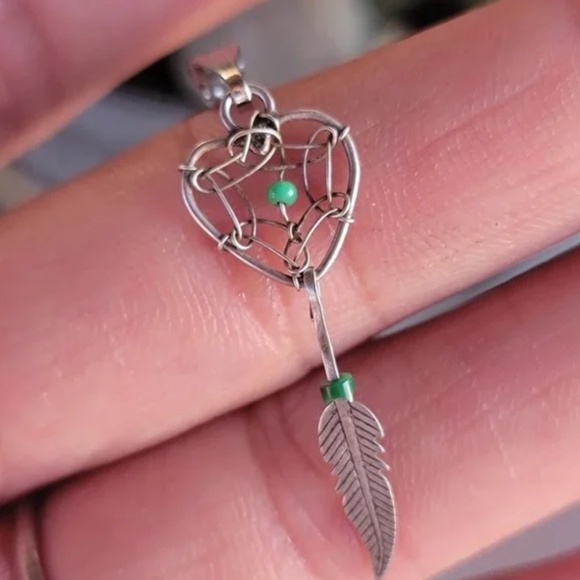 Handwoven 925 Native American Dreamcatcher Feather Necklace - Picture 4 of 9